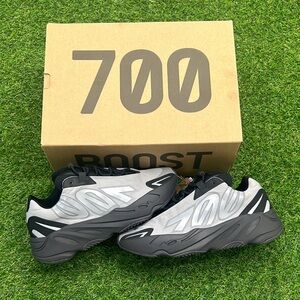 Yeezy 700s Size 9 Brand New